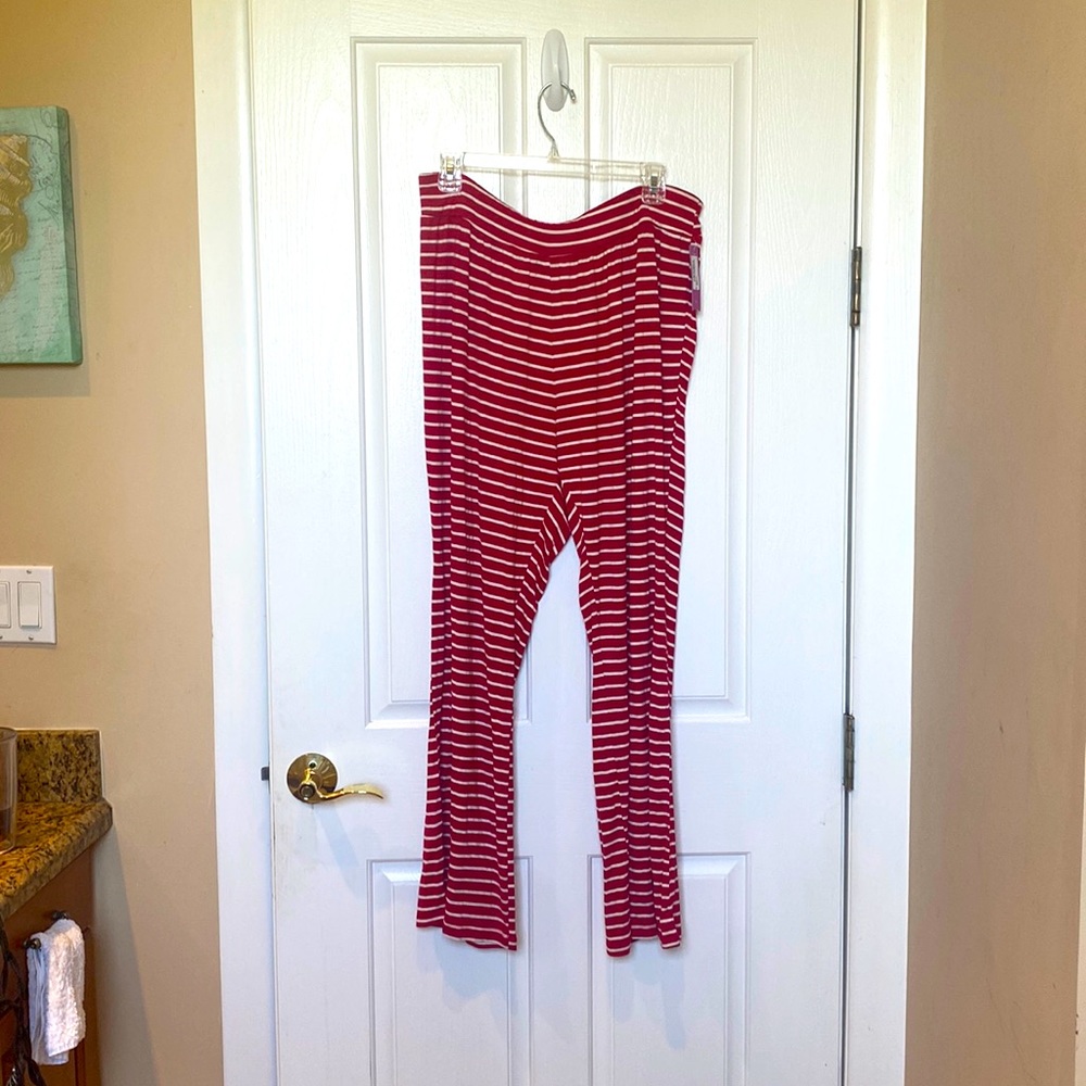 Red holly stripe pants